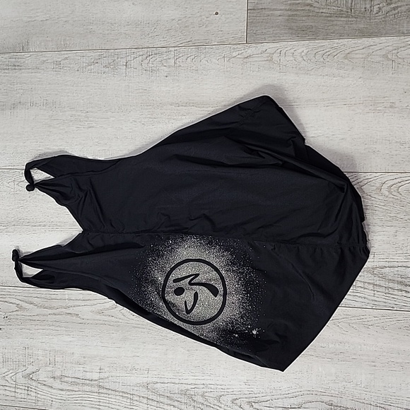 ZUMBA LOVERS TOP - Picture 1 of 5